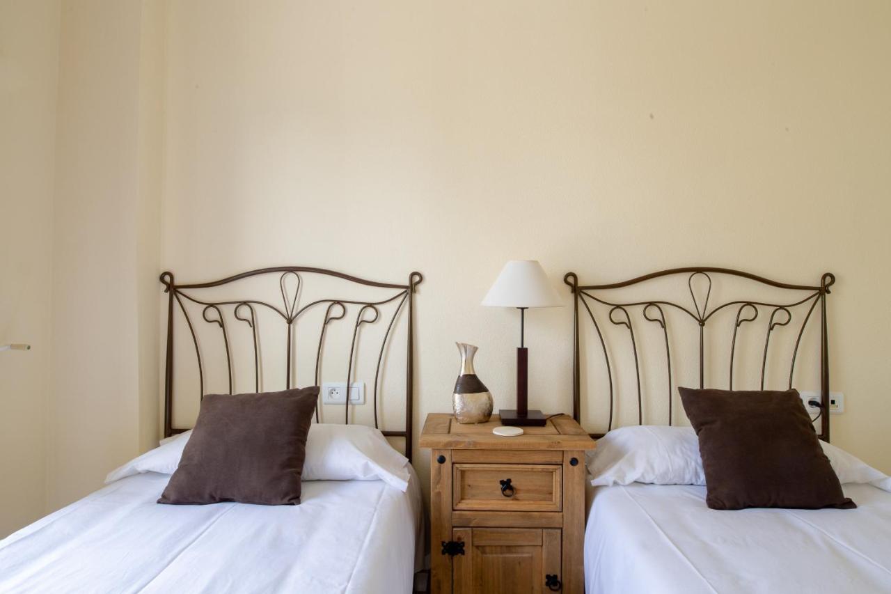 2261-Superb Apt On The Beach, On Duquesa Harbour Manilva Bagian luar foto