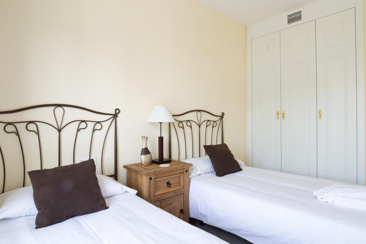 2261-Superb Apt On The Beach, On Duquesa Harbour Manilva Bagian luar foto