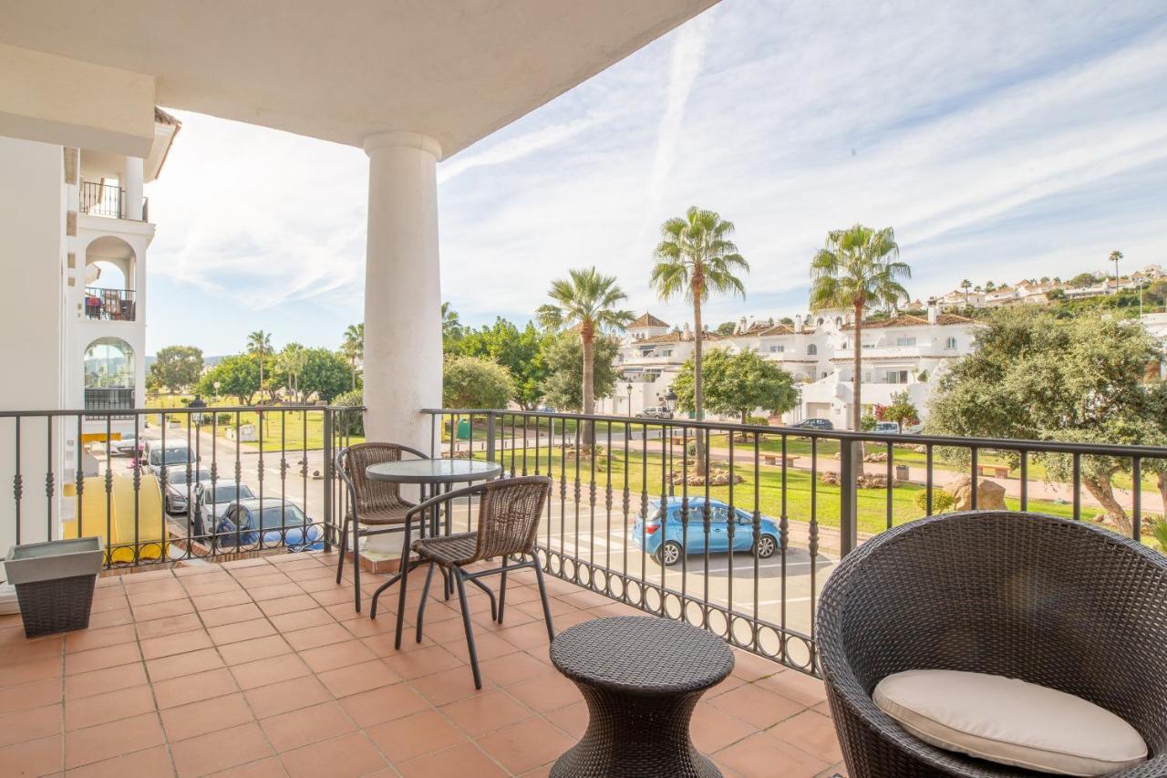 2261-Superb Apt On The Beach, On Duquesa Harbour Manilva Bagian luar foto